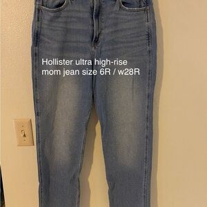Hollister High Rise Blue Jeans Relaxed Fit